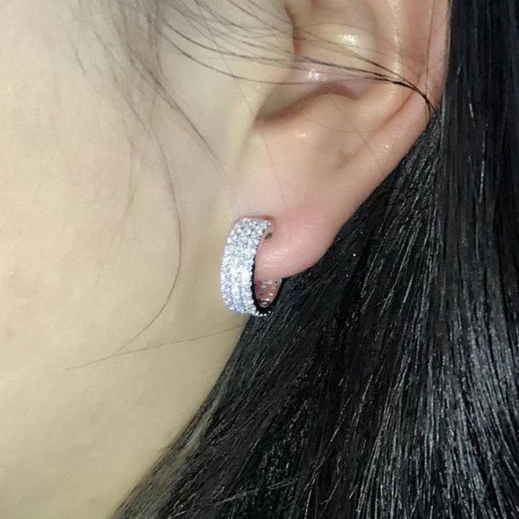 NEW 18K White Gold Triple Diamond Hoop Earrings - Picture 2 of 6